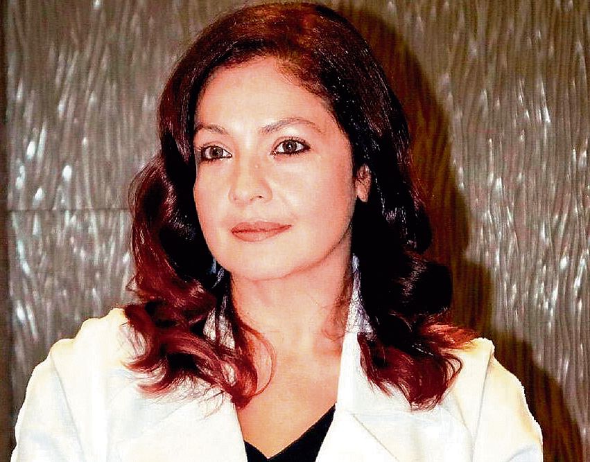 Pooja Bhatt Biography Full In Hindi 2023, पूजा भट्ट की पूरी जीवनी हिंदी में 2023, पूजा भट्ट, पूजा भट्ट की जीवनी, पूजा भट्ट की जीवनी हिंदी में, पूजा भट्ट की उम्र, पूजा भट्ट का उपनाम, पूजा भट्ट की ऊंचाई, पूजा भट्ट का वजन, पूजा भट्ट की जन्मतिथि, पूजा भट्ट का जन्म स्थान, पूजा भट्ट के पिता का नाम , पूजा भट्ट की मां का नाम, पूजा भट्ट की सौतेली मां का नाम, पूजा भट्ट के पिता का व्यवसाय, पूजा भट्ट का परिवार, पूजा भट्ट का करियर, पूजा भट्ट पर विवाद, पूजा भट्ट को दिया गया पुरस्कार, पूजा भट्ट के पति का नाम, पूजा भट्ट की वैवाहिक स्थिति, पूजा भट्ट का डेब्यू, बिग बॉस ओटीटी 2 में पूजा भट्ट, डैडी फिल्म में पूजा भट्ट, महेश भट्ट और पूजा भट्ट, पूजा भट्ट के स्कूल का नाम, पूजा भट्ट के शरीर पर बने टैटू,
